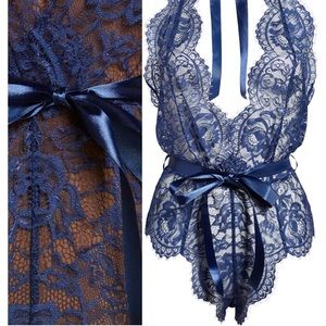 Naomi Plunge Neck Lace Bodysuit in Estate Blue